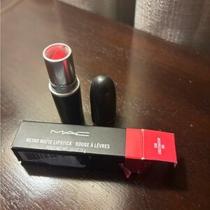 MAC Cosmetics Retro Matte Lipstick - Relentlessly Red 706